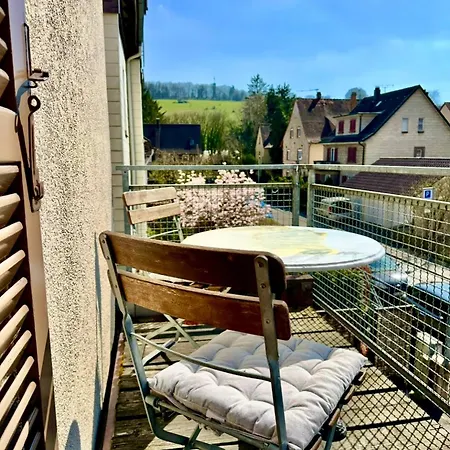Stylisches Mit Balkon & Badewanne
