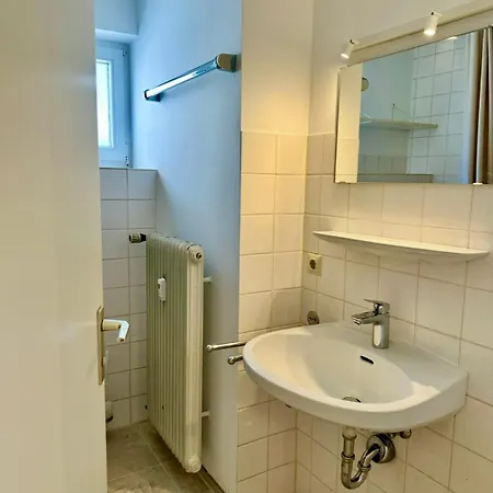 Stylisches Mit Balkon & Badewanne Апартаменты