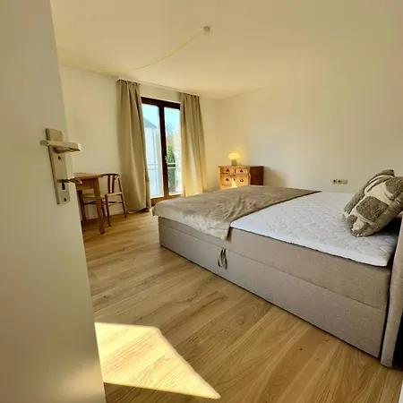 Апартаменты Stylisches Mit Balkon & Badewanne *